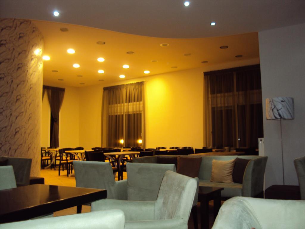 Aitheron Hotel Air Park Zervi المظهر الخارجي الصورة