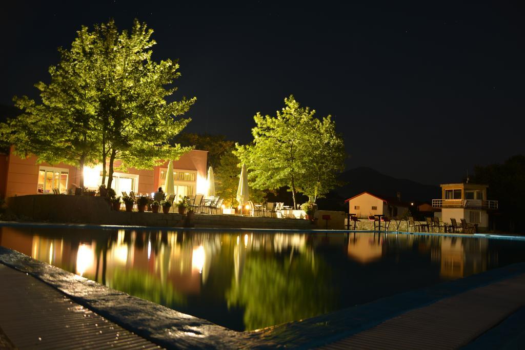 Aitheron Hotel Air Park Zervi المظهر الخارجي الصورة