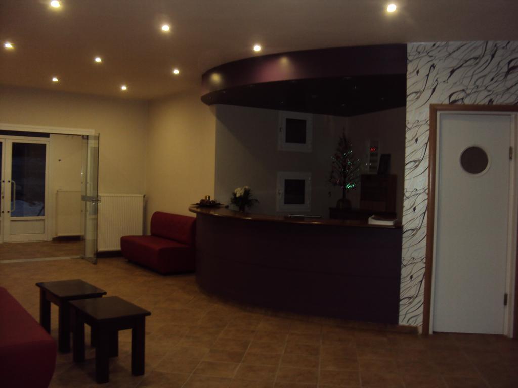 Aitheron Hotel Air Park Zervi المظهر الخارجي الصورة