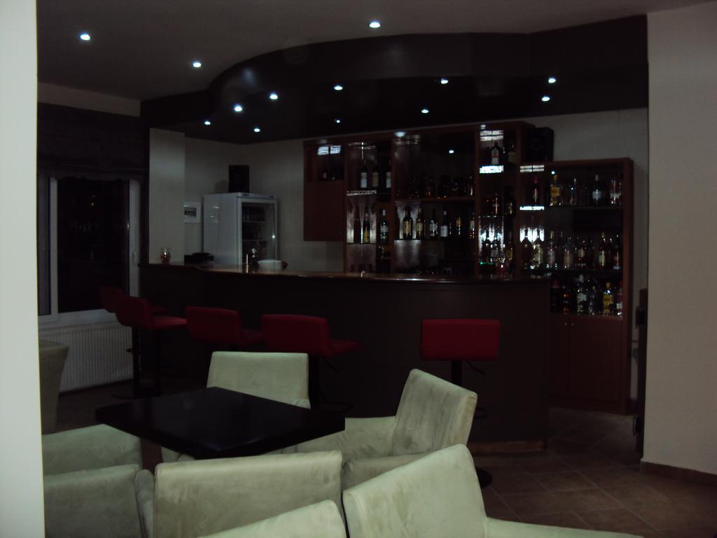 Aitheron Hotel Air Park Zervi المظهر الخارجي الصورة
