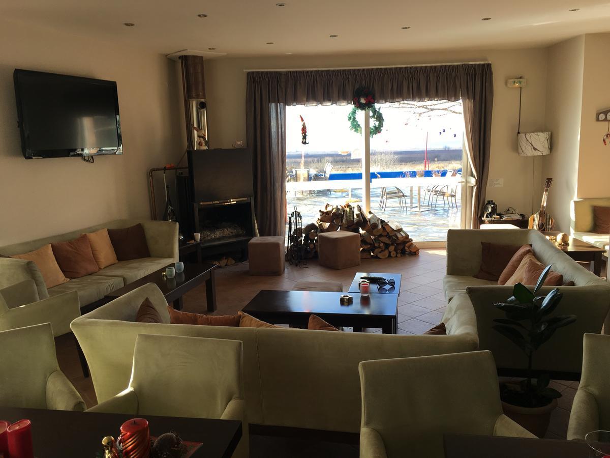 Aitheron Hotel Air Park Zervi المظهر الخارجي الصورة